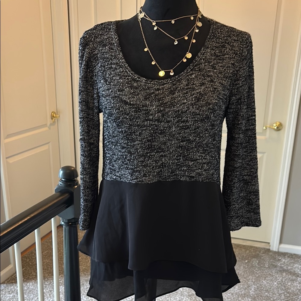 Flattering Design Lab Light Weight Sweater
